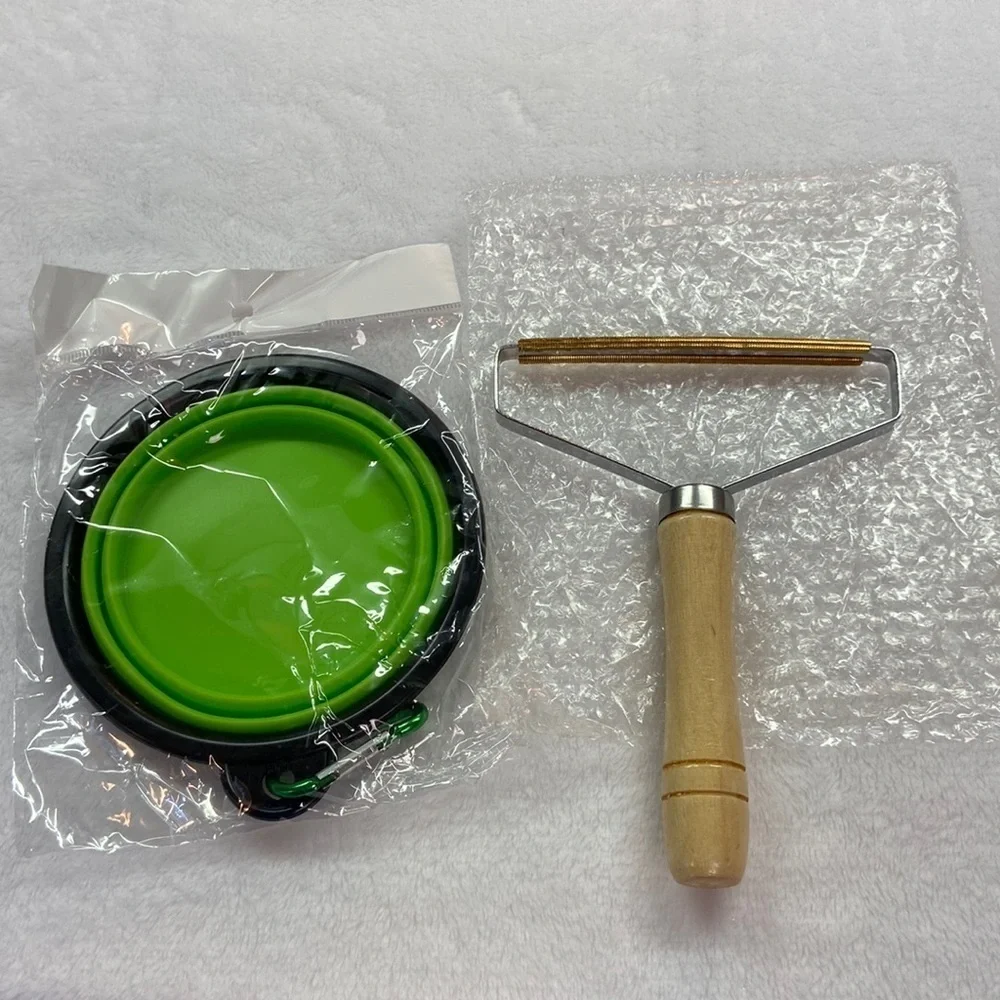 Travel Silicone Collapsable Pet Bowl & Carpet Scraper NWOT